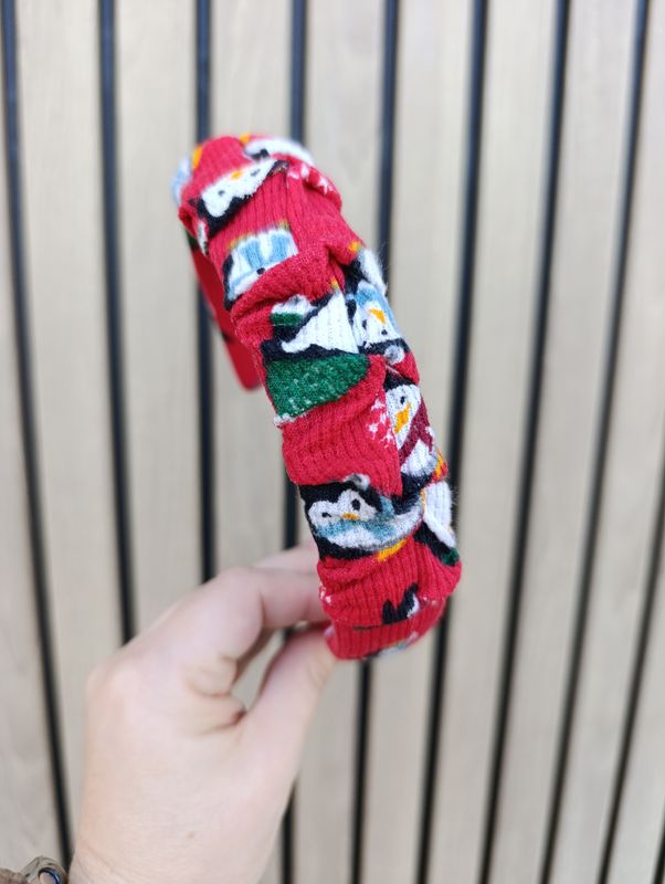 Opaska marszczona czerwona w pingwiny