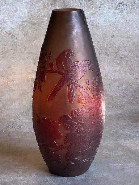 GLS VASE BIRD W/FLOWER BRN/RED 27XH42