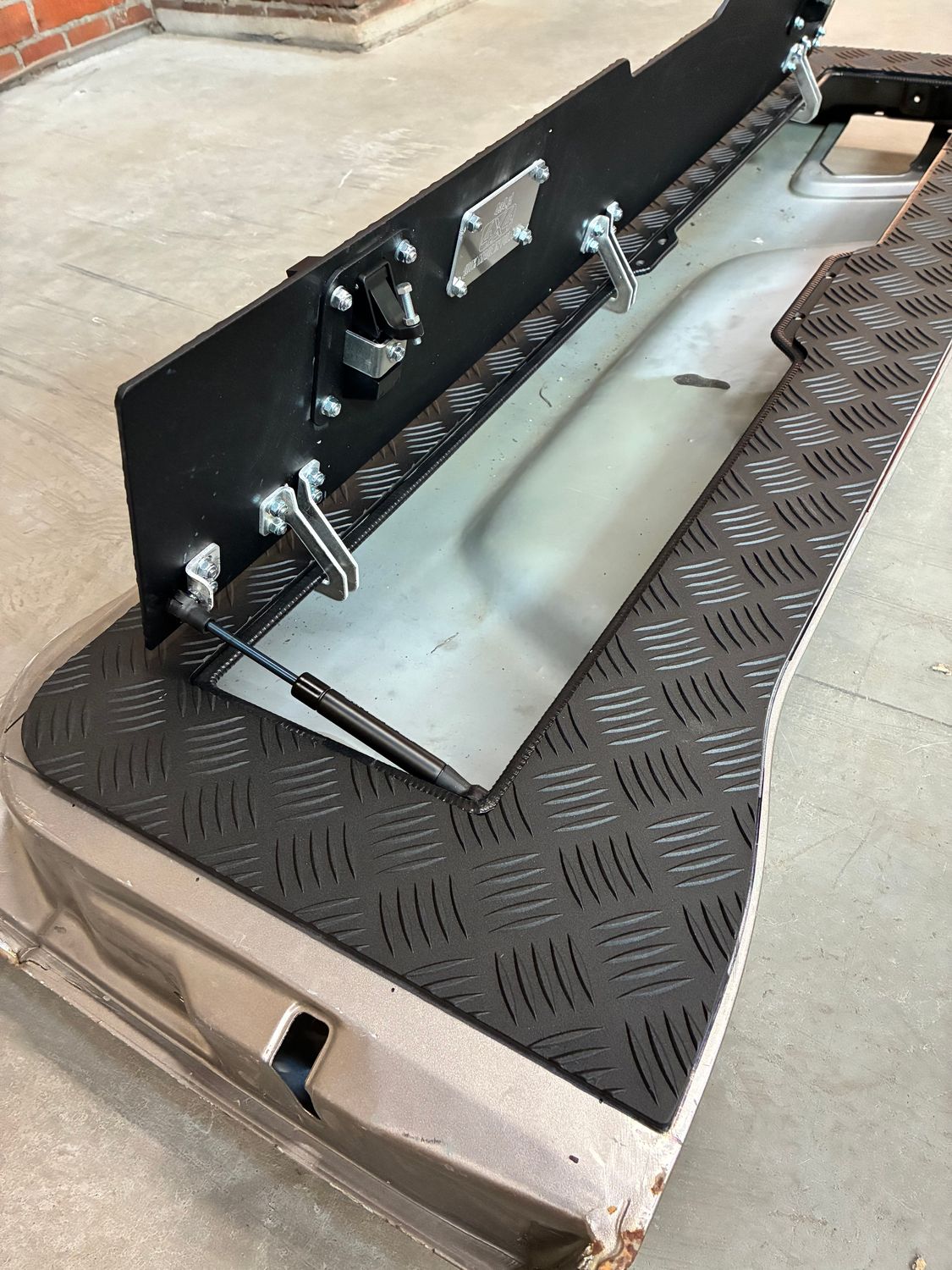 POKRYWA KLAPY LC 80  2D - RYFLOWANA