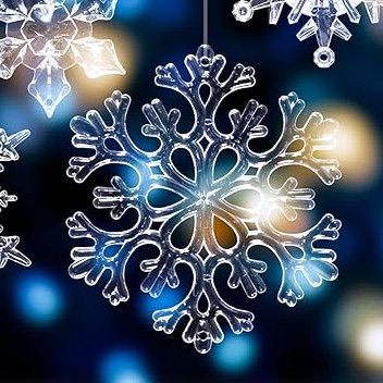 ​Akrylowy Płatek Śniegu – Przezroczysta Śnieżka do Zawieszenia bombka  10 cm