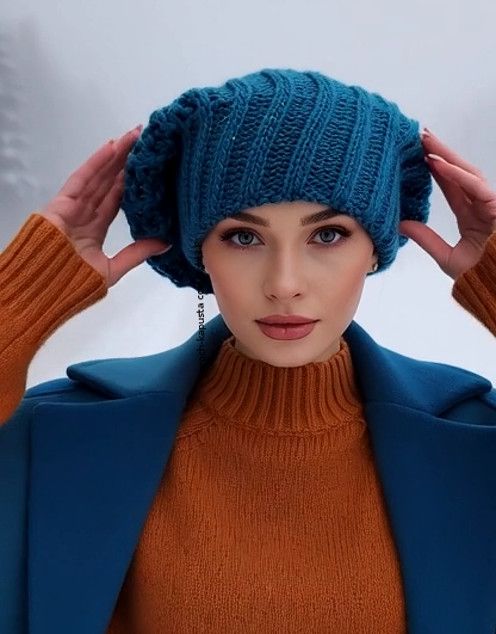 Czapka Zimowa – Luźna Krasnalka / Beret z Błyszczącą Nitką | Admart turkusowa