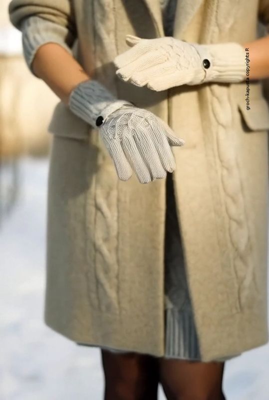 Wełniane Rękawiczki z Ozdobnym Guzikiem (kamyk) kremowa biel