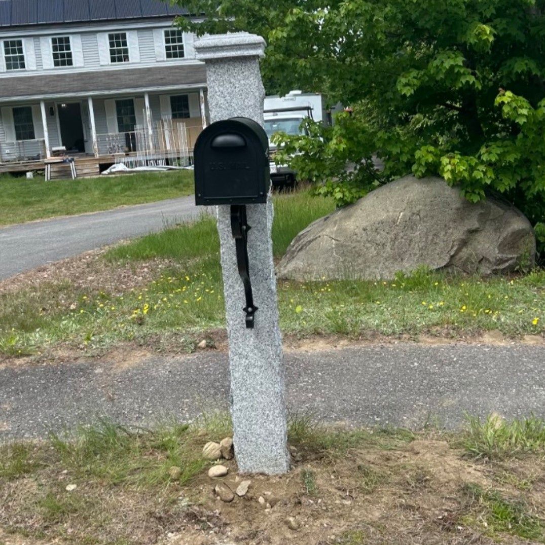Build-A-Mailbox, Color: Black Bracket and Mailbox