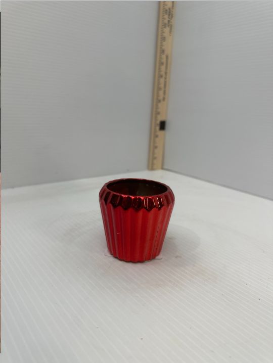 Red Pots, Size: 2 striped