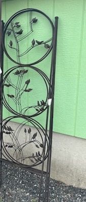 Circle Bird Trellis