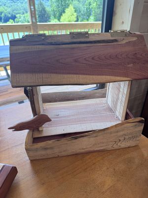 Feeder - hinged top