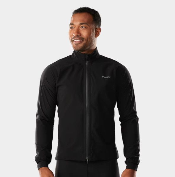 Votre veste imperméable ultra-légère et respirable se range facilement quand la pluie s’arrête.