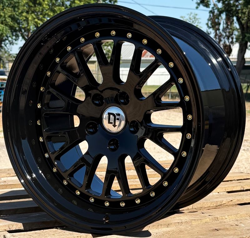 DF30 30 Bolt Mesh wheels in Gloss Black 18x8.5 &amp; 18x10.5 Combo