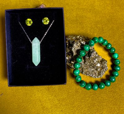 Malachite bracelet , Green Aventurine necklace on Silver sterling , Peridot ear-rings