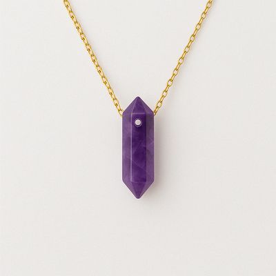 Necklaces &amp; pendants