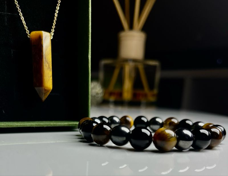Tigers eye Pendant &amp; VIKA bracelet [9ct Gold Plated Necklace]