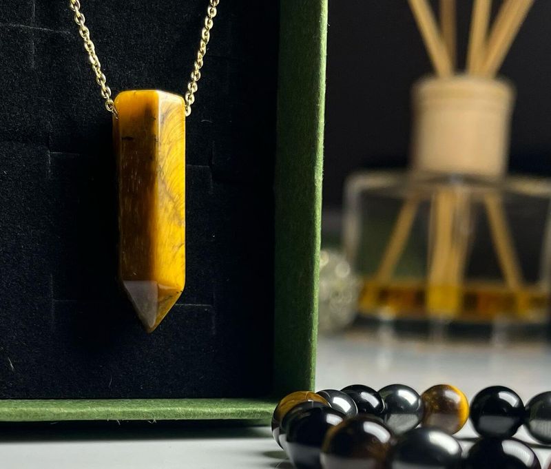 VIKA Confidence and Grounding Jewellery Set
