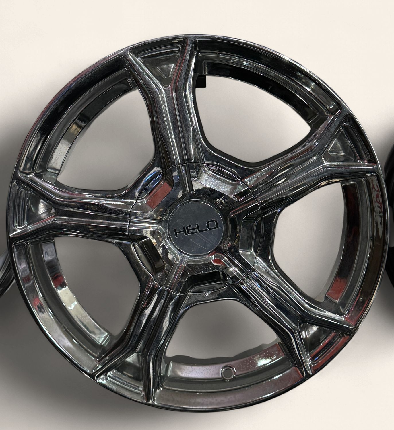 Helo Chrome 5 Spoke 17x7 5x108/120