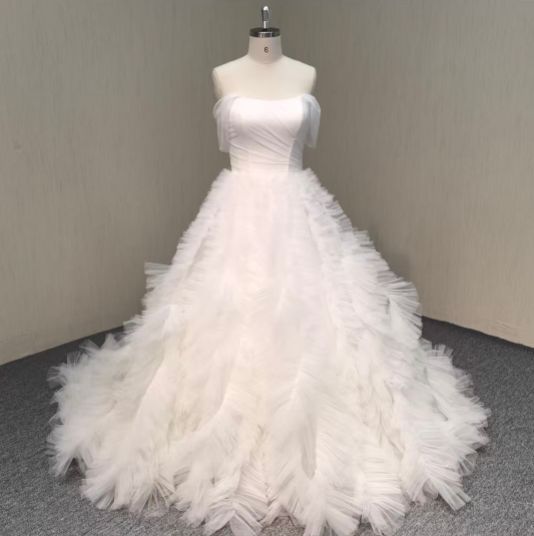 Custom Couture Wedding Dress – Elegant Train – OEM/ODM Support