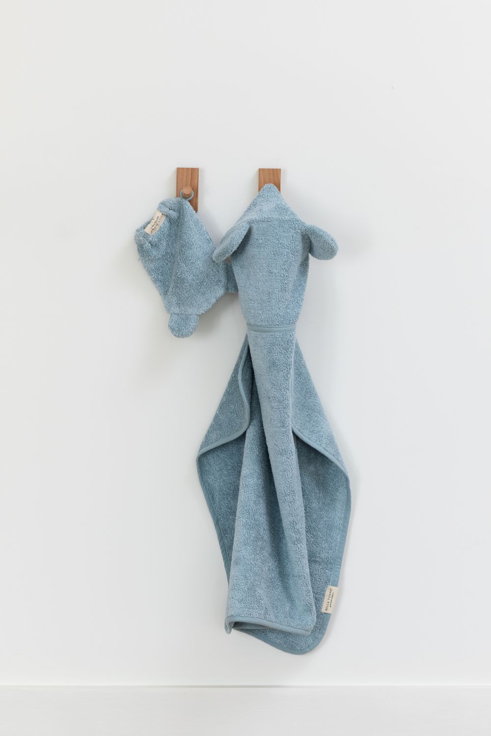Hooded Towel + Wash Mitt Set Fog