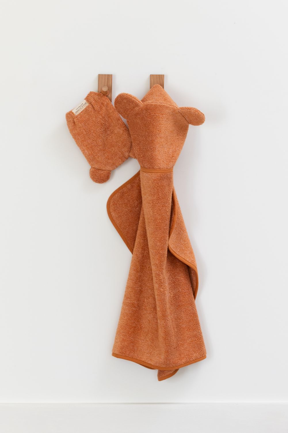 Hooded Towel + Wash Mitt Set Pumpkin