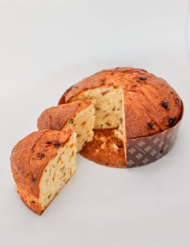 PANETTONE ARTIGIANALE CON ALBICOCCHE PELLECCHIELLE IGP E CIOCCOLATO EXTRA DARK 1 KG
