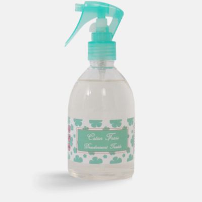 Sélection de désodorisants et sprays pour textiles et intérieur