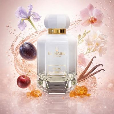 Musc Gabrielle d’El Nabil avec les ingrédients de ses notes : prune, griotte, iris, orchidée, freesia, résine d’ambre doré, gousses de vanille