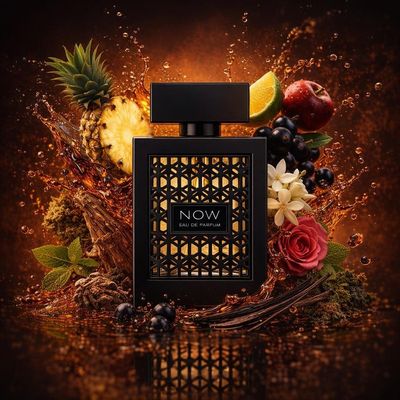 Now de Rave Perfumes avec les ingrédients de ses notes : ananas, cassis, bergamote, pomme, rose, bouleau sec, jasmin du maroc, patchouli, gousses de vanille, mousse de chêne