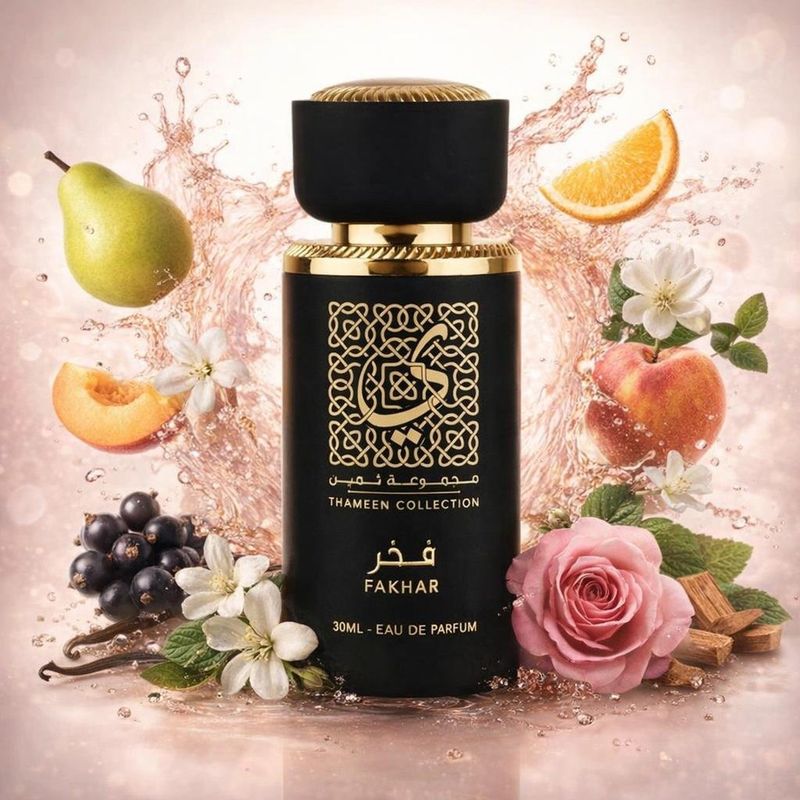 Thameen Fakhar de Lattafa avec les ingrédients de ses notes : poire, pêche, pomme, orange, cassis, néroli, jasmin, rose, bois de santal, gousses de vanille, patchouli