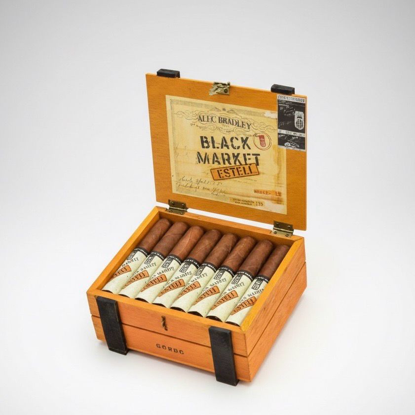 Alec Bradley – Black Market Estelí Gordo