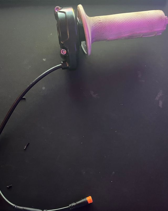 Surron Throttles/ E-bike plastics/ Key Ignition