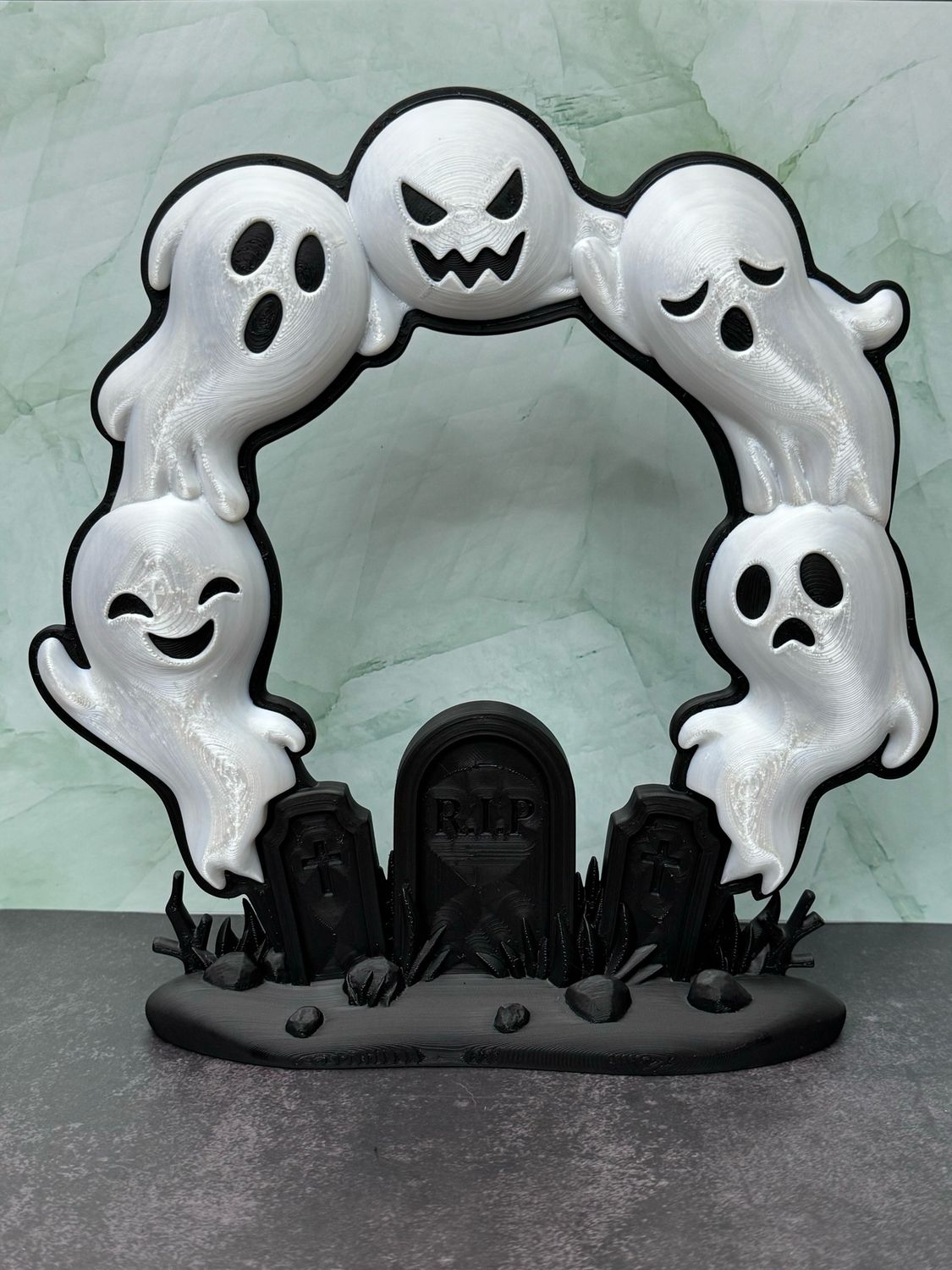 Ghostly Wreath