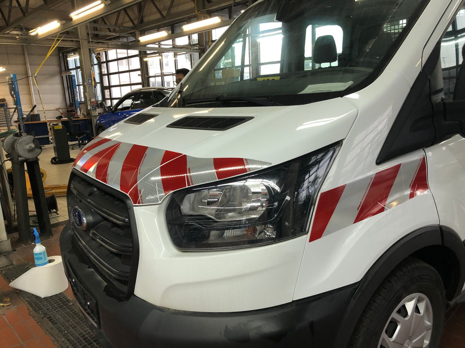 Warnmarkierung Ford Transit