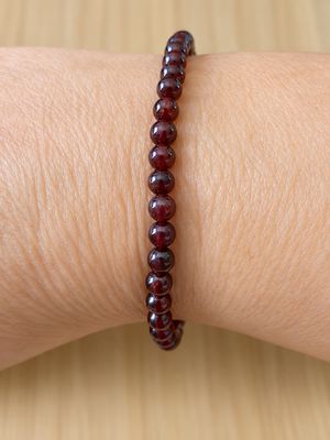 BRACELET GRENAT AA - ENERGIE ET FORCE INTERIEURE - 16 CM - 4 MM BRACELET GRENAT AA - ENERGIE ET FORCE INTERIEURE - 16 CM - 4 MM