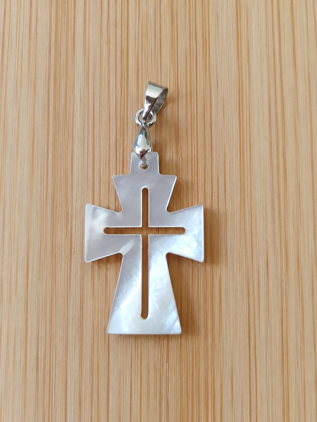 CROIX NACRE DE LUMIERE CROIX NACRE DE LUMIERE