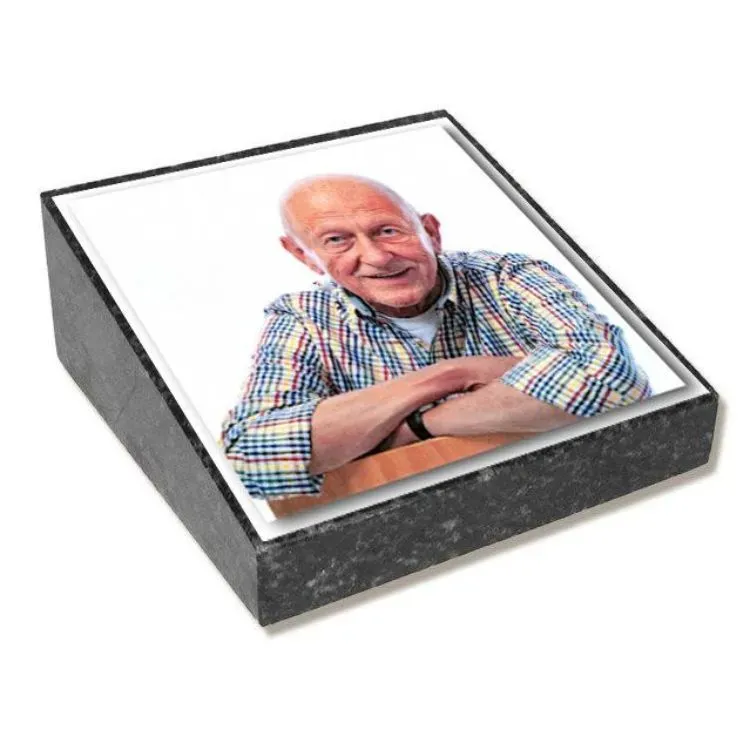 Fotoblok gedenksteen 12x12cm inclusief fotokeramiek Fotoblok gedenksteen 12x12cm inclusief fotokeramiek