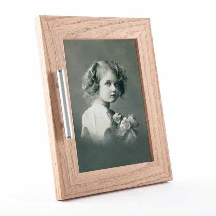 Fotolijst in Eikenhout + asbuis urn