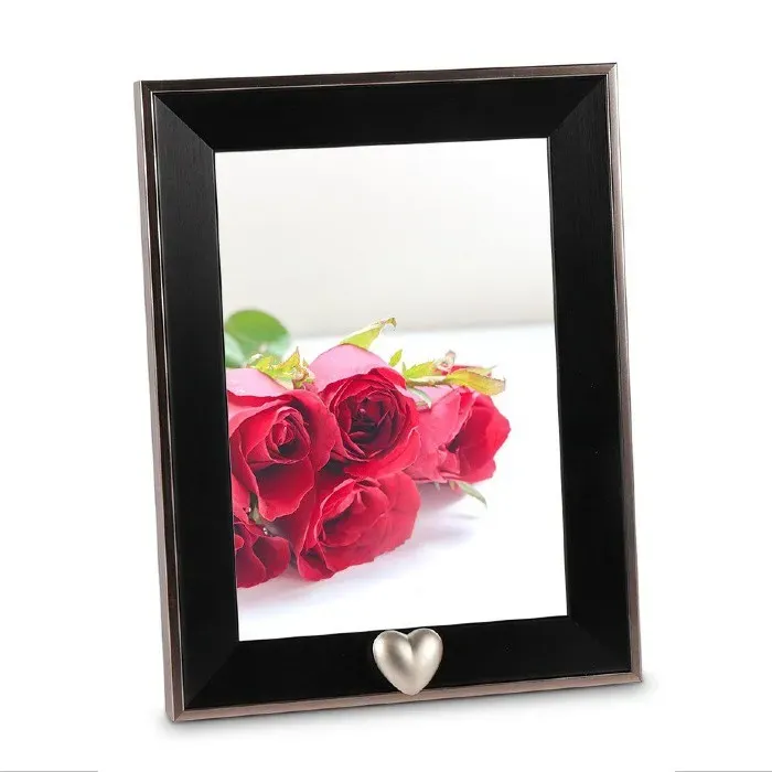 Fotolijst met Zwart kader + Hart urn in zilverkleur