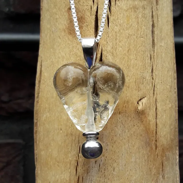 Harthanger in Transparant glas met zilver ophangoog