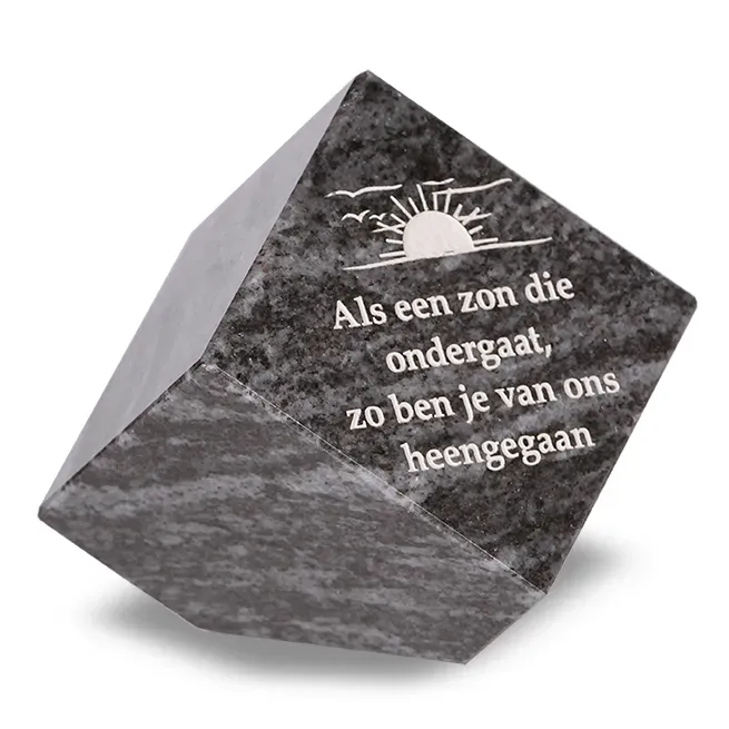 Gedenksteen kubus: Als een zon die ondergaat