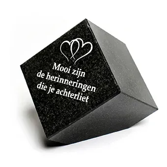 Gedenksteen kubus: Mooi zijn de herinneringen die je achterliet