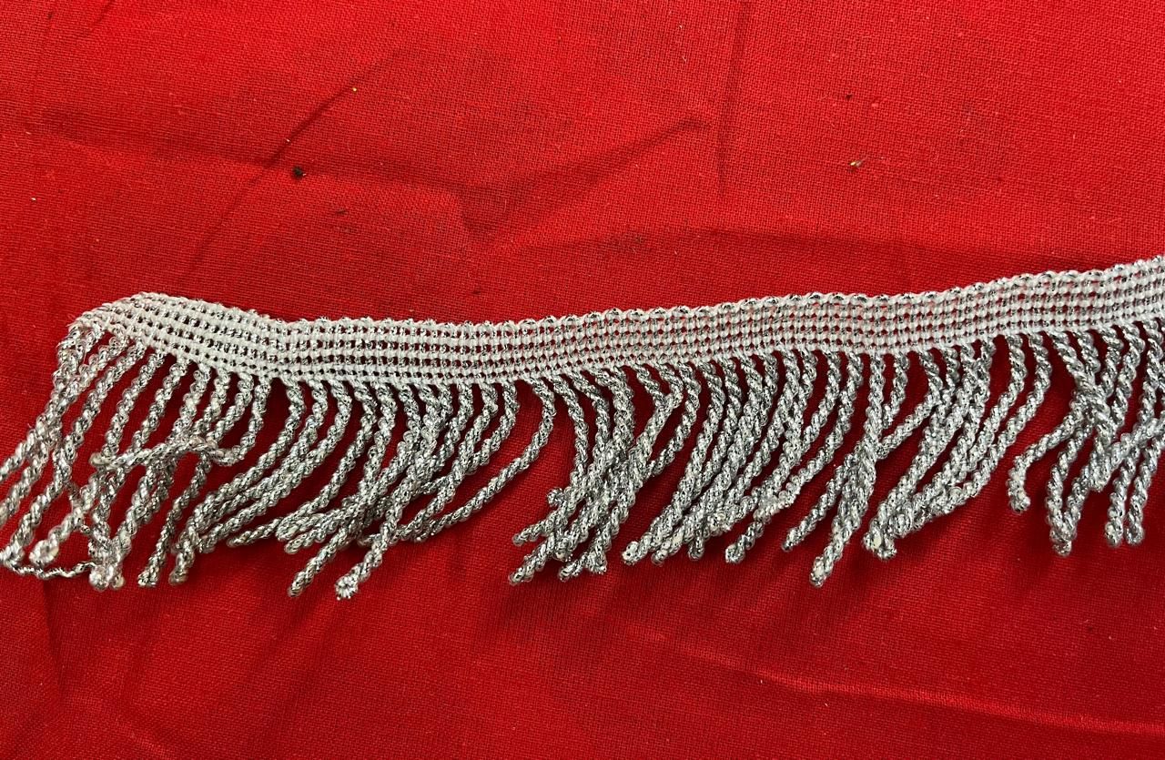 Galon frange argentée