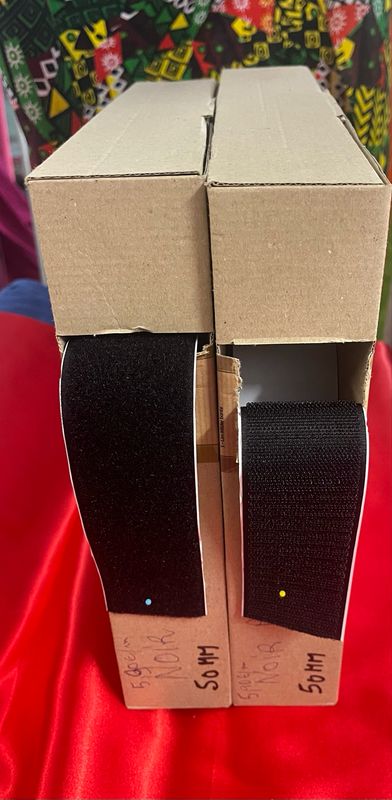 Velcro autocollant noir 5 cm