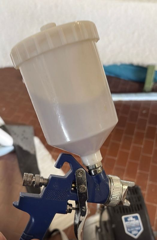 Pistolet pour colle liquide