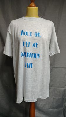 T-shirt met slogan 'overthink' T-shirt met slogan 'overthink'