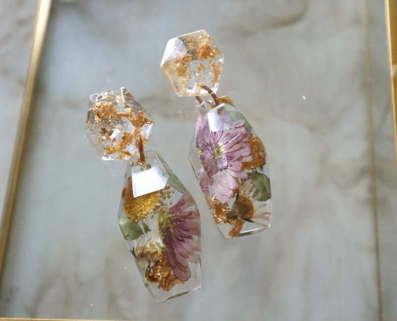 Pendientes de resina