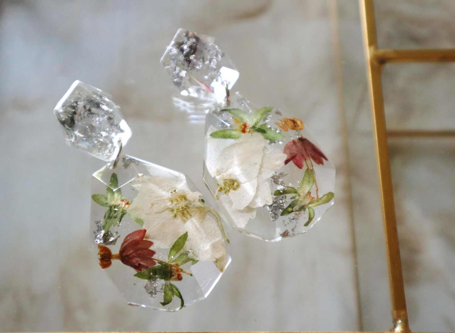 Pendientes de resina