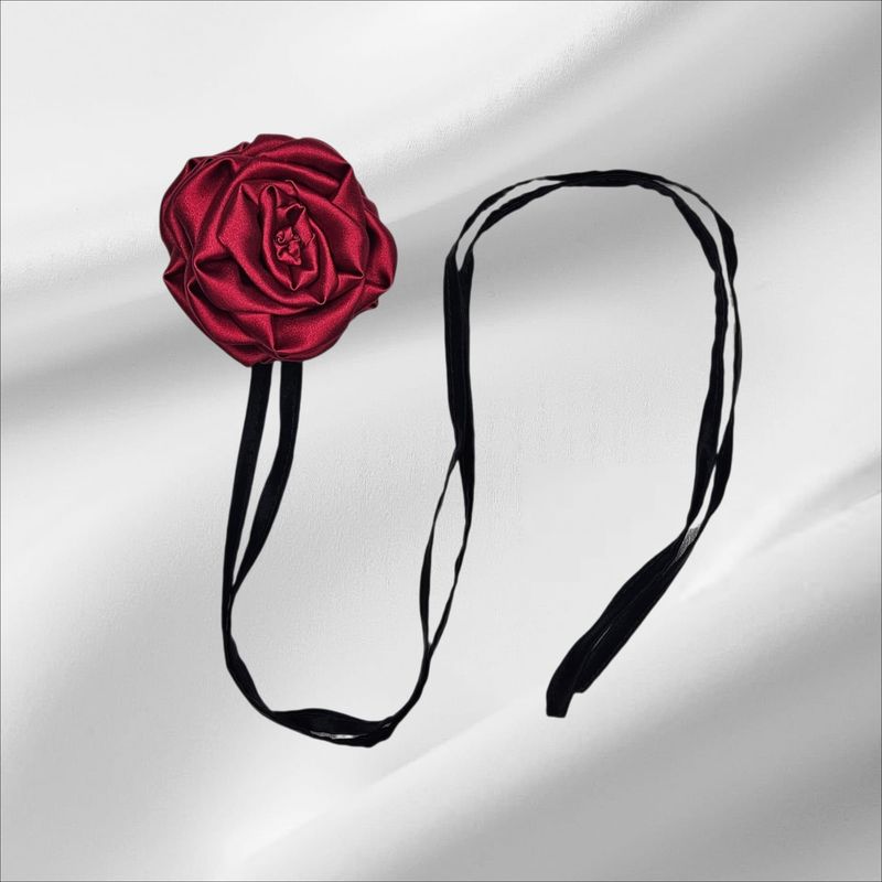 Choker jedwabny w kształcie róży - Czerwony z czarnym
