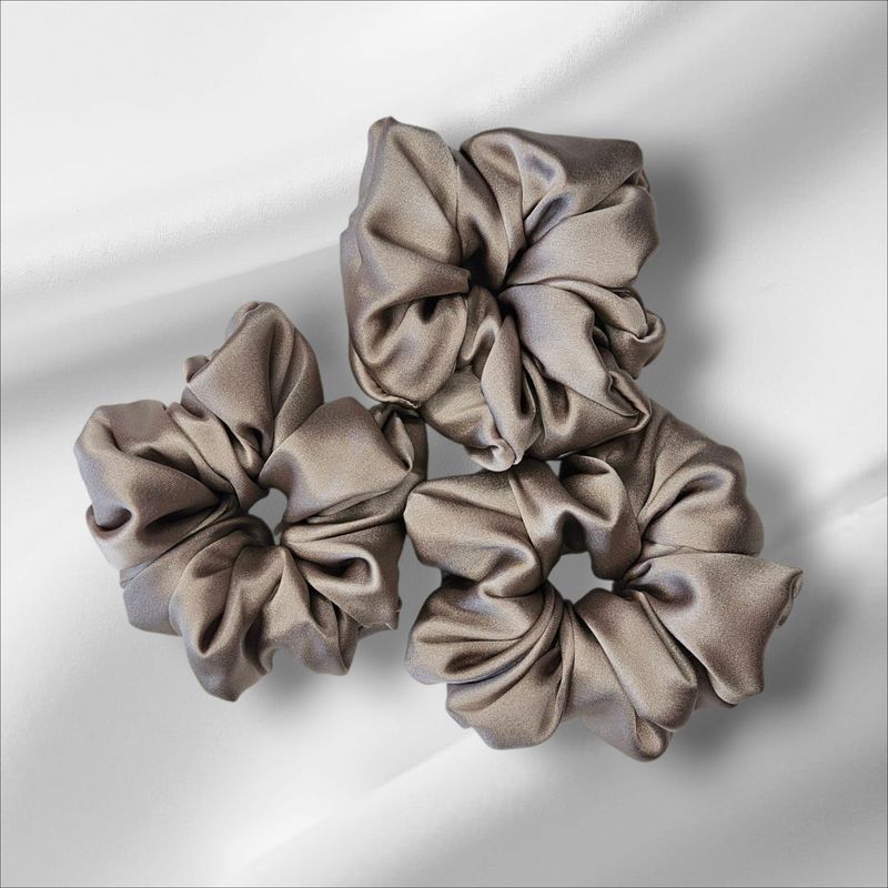 Jedwabna gumka scrunchie- Chłodny Beż