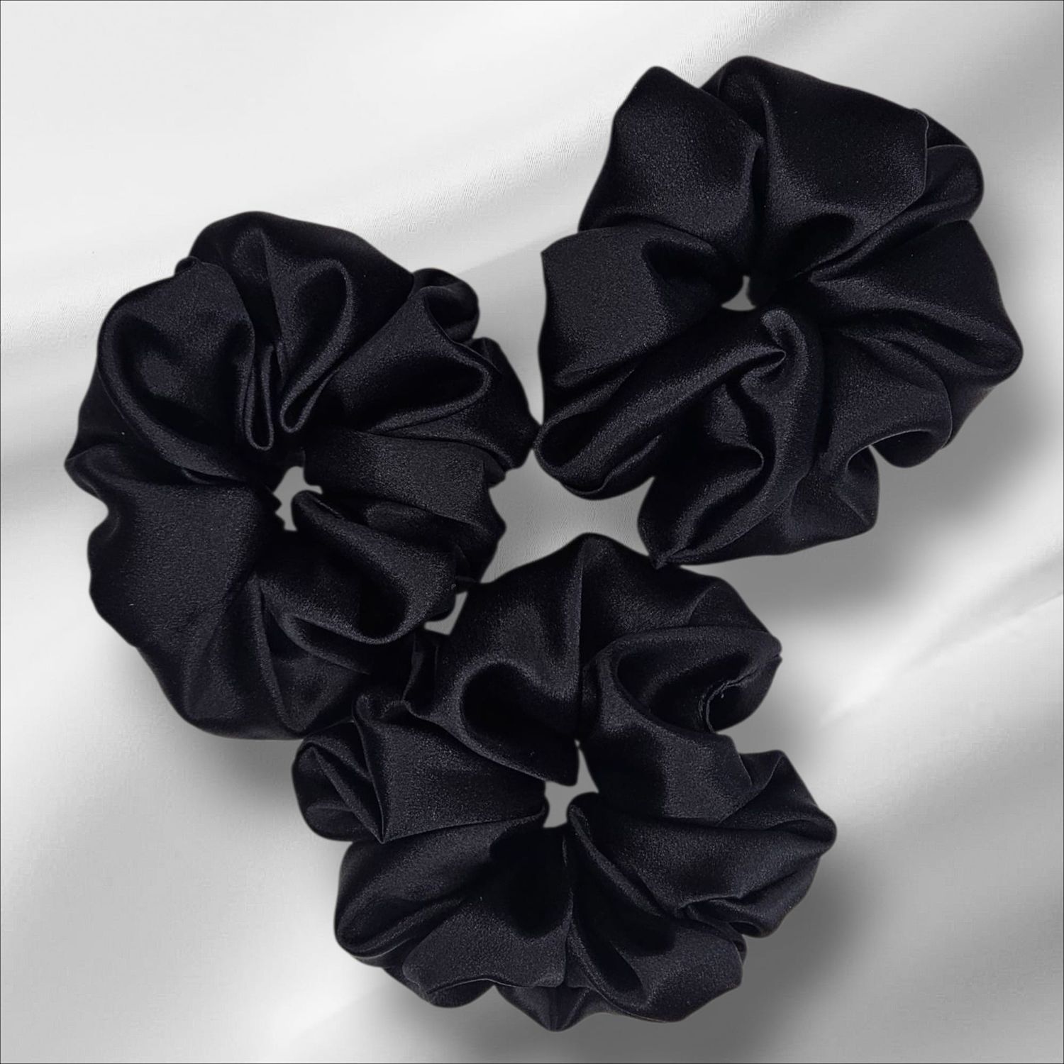 Jedwabna gumka scrunchie- Czarna