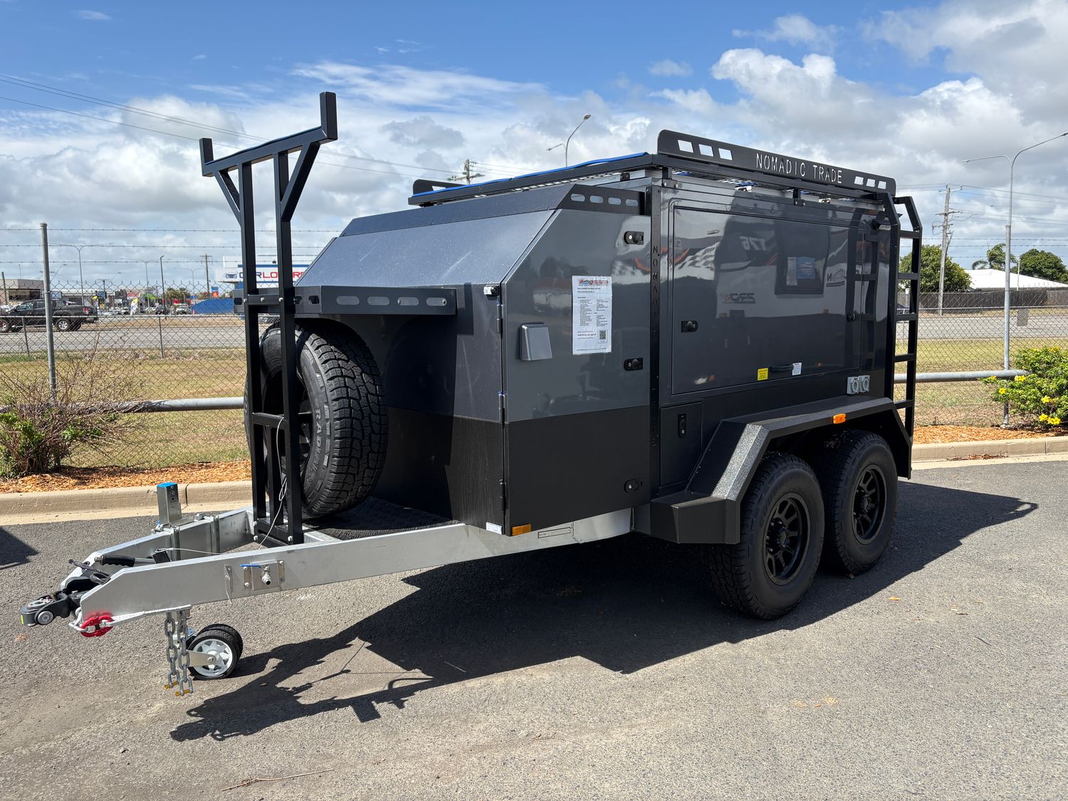 NOMADIC TRADE TRAILER