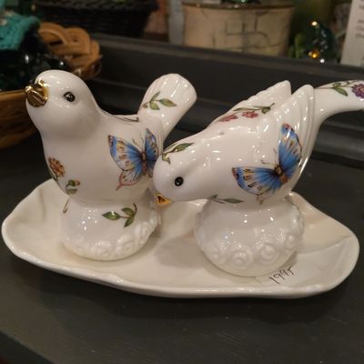 Salt & Pepper Shakers