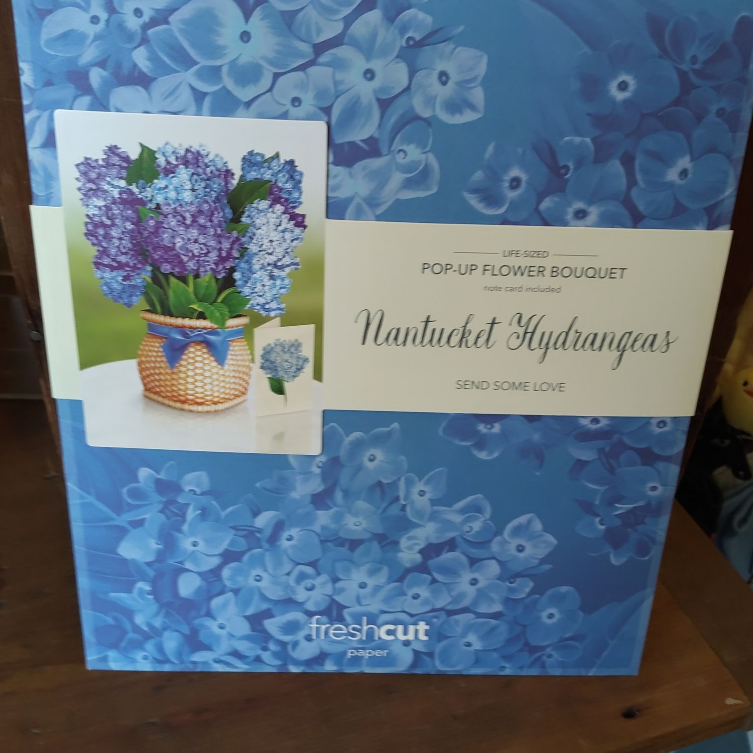 Freshcut Paper Pop Up Cards, Nantucket Hydrangeas
