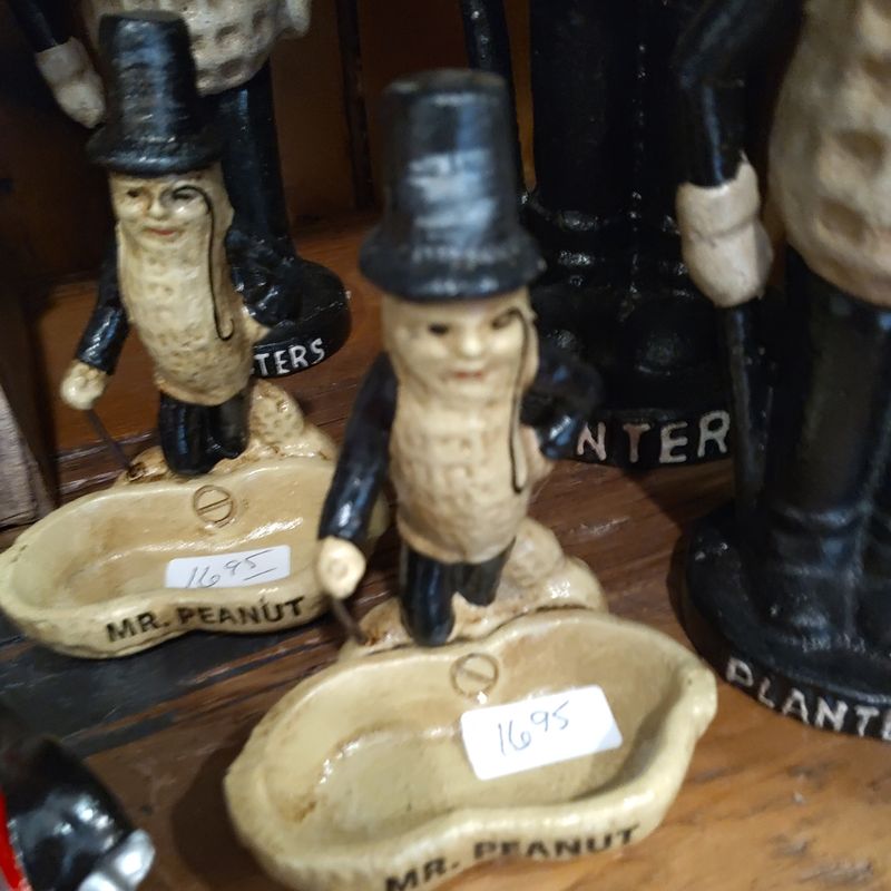 Mr Peanut Dish